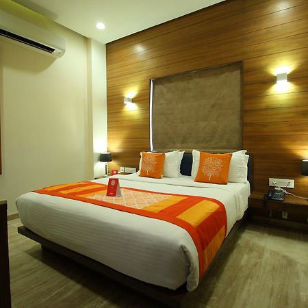 Oyo 8992 Hotel Kyra 아흐메다바드 외부 사진