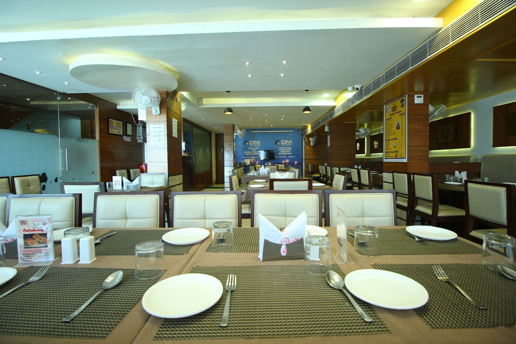 Oyo 8992 Hotel Kyra 아흐메다바드 외부 사진